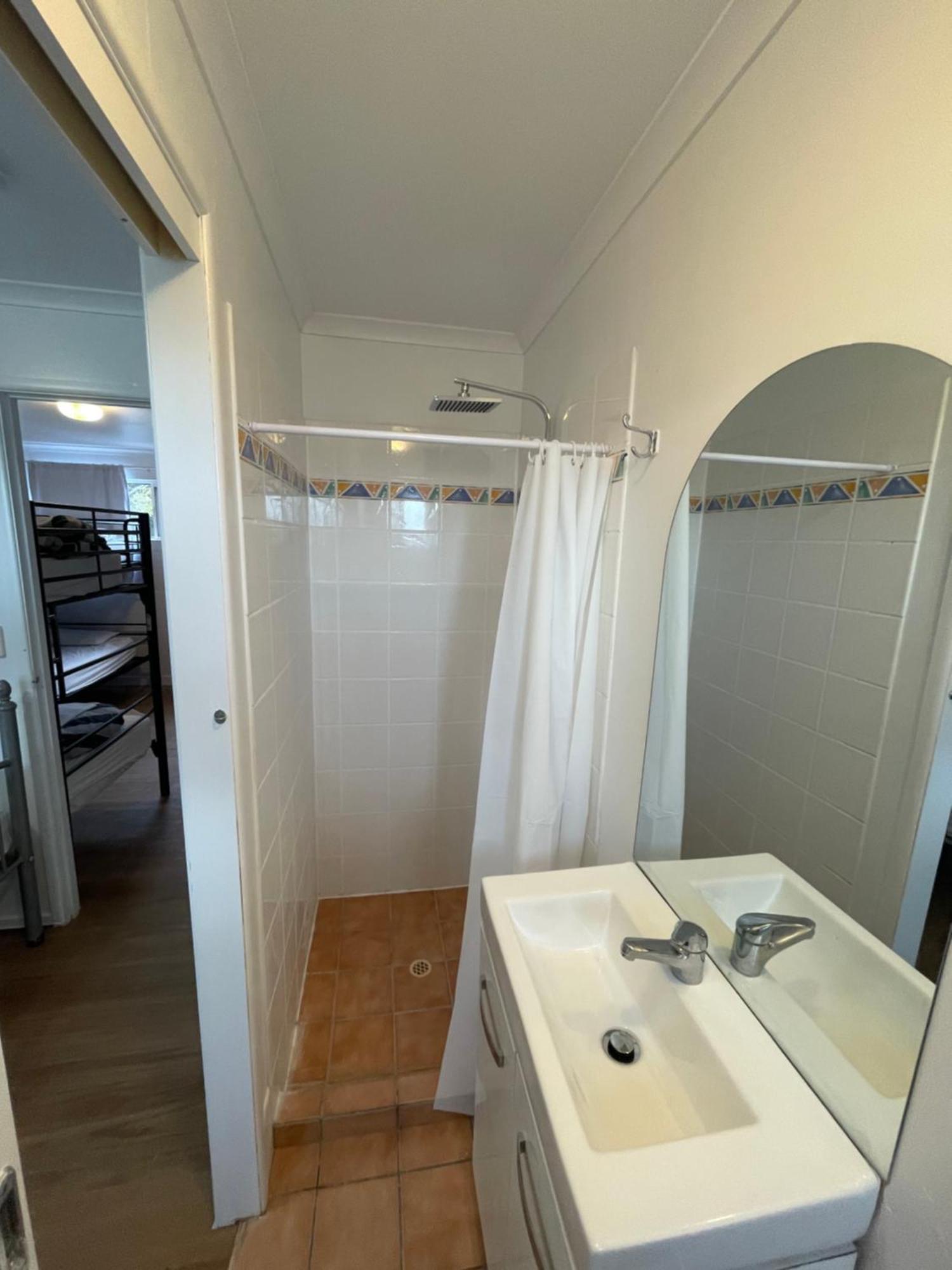 Cali Backpackers Hostel Caloundra Exterior photo